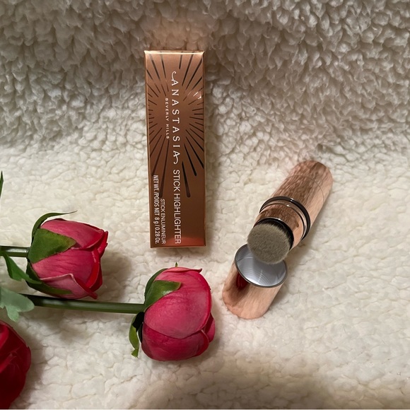 ANASTASIA STICK HIGHLIGHTER IN BUBBLY. NWT! - Picture 3 of 5